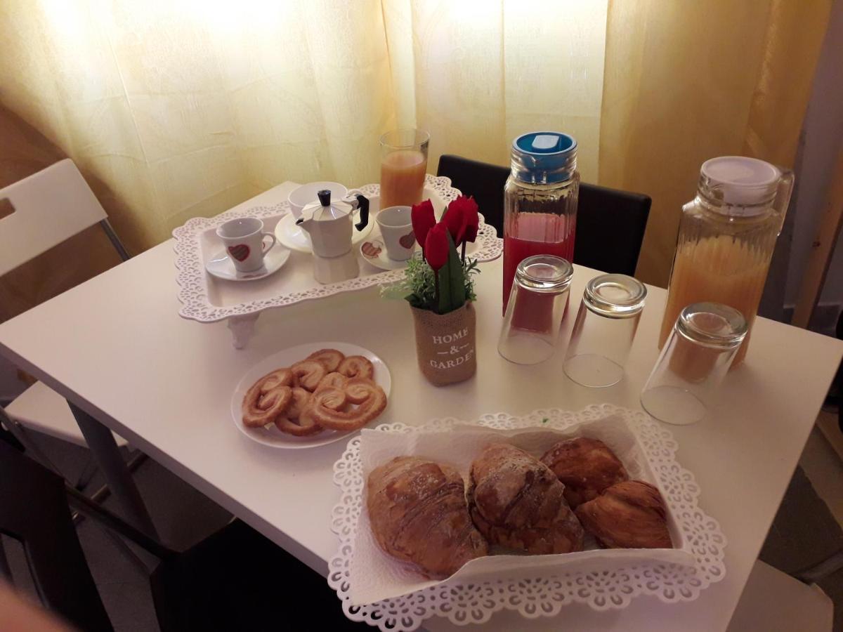 Alexander Hostel Nápoly Kültér fotó