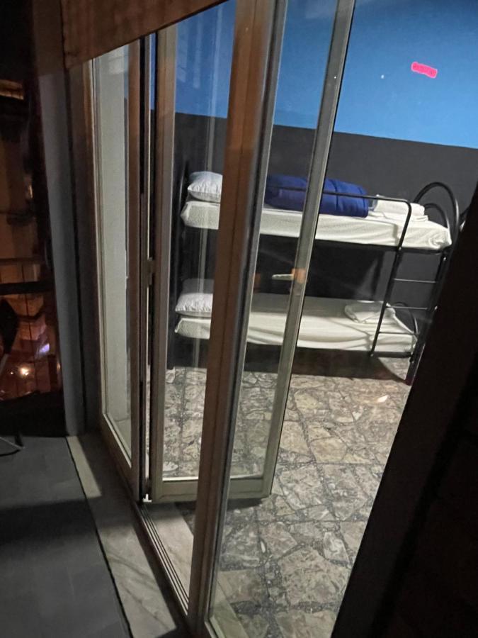 Alexander Hostel Nápoly Kültér fotó